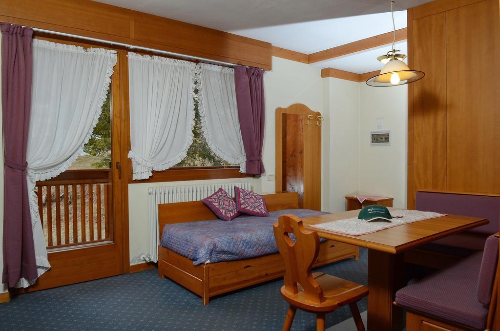 Ski Residence San Martino Di Castrozza Rum bild